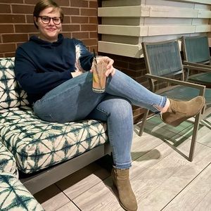 Meet your Posher, B alison